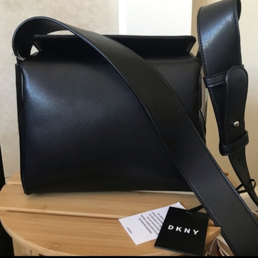 NWT DKNY premium Tara crossbody purse